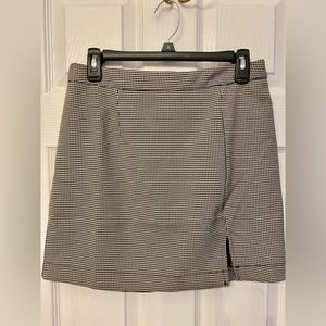 Entro Boutique Houndstooth Skirt Medium